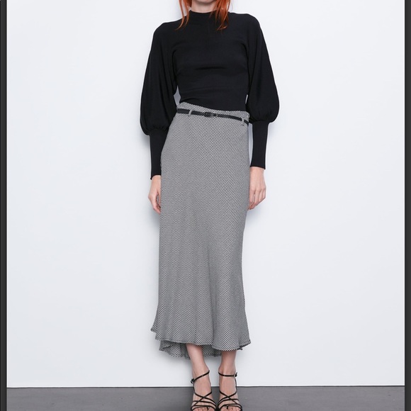 Zara Dresses & Skirts - Zara houndstooth flowy midi skirt. Perfect for fall/winter.